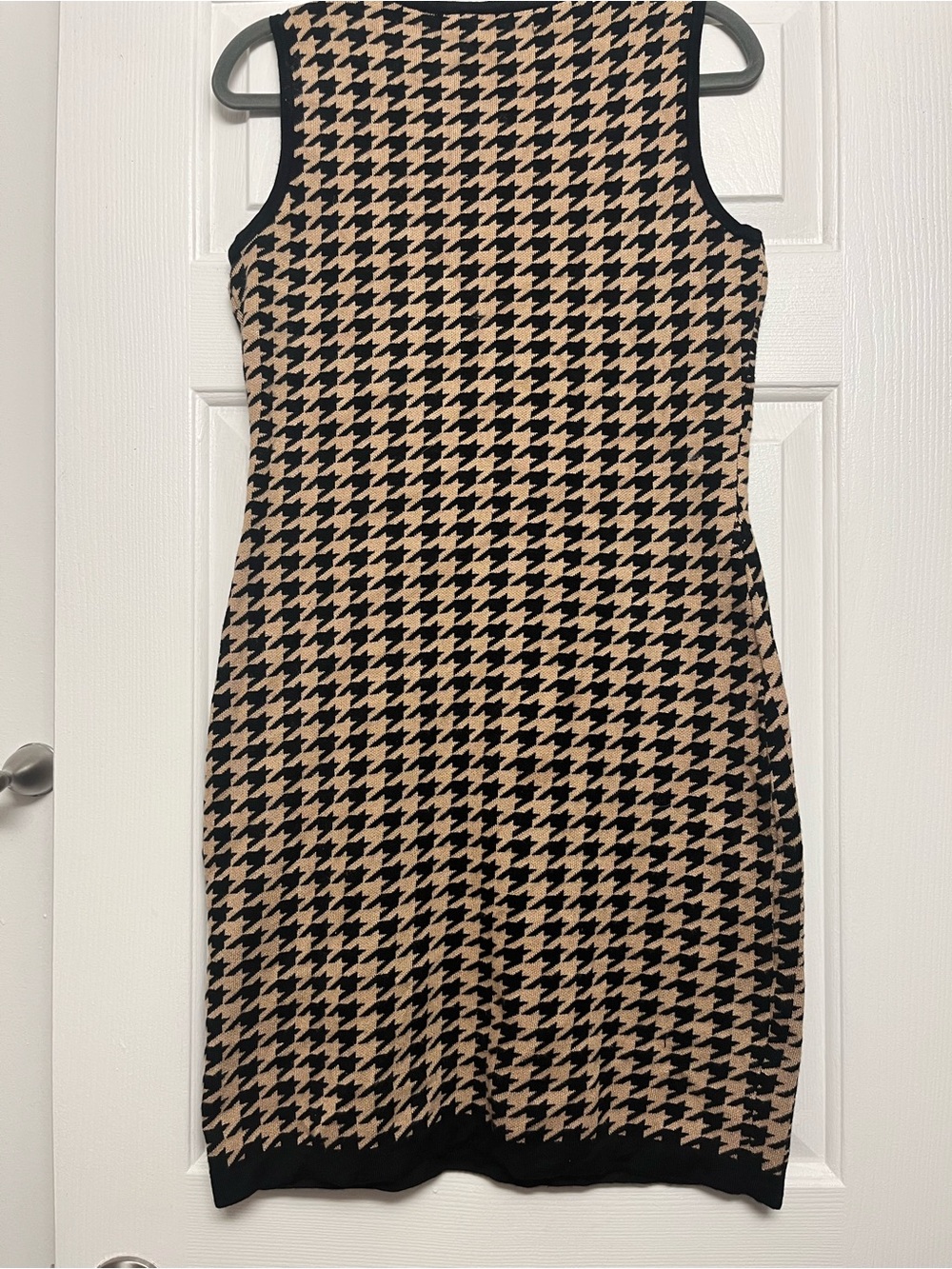 Taylor Sleeveless Houndstooth Midi Dress in Black and Tan - Picture 2 of 3